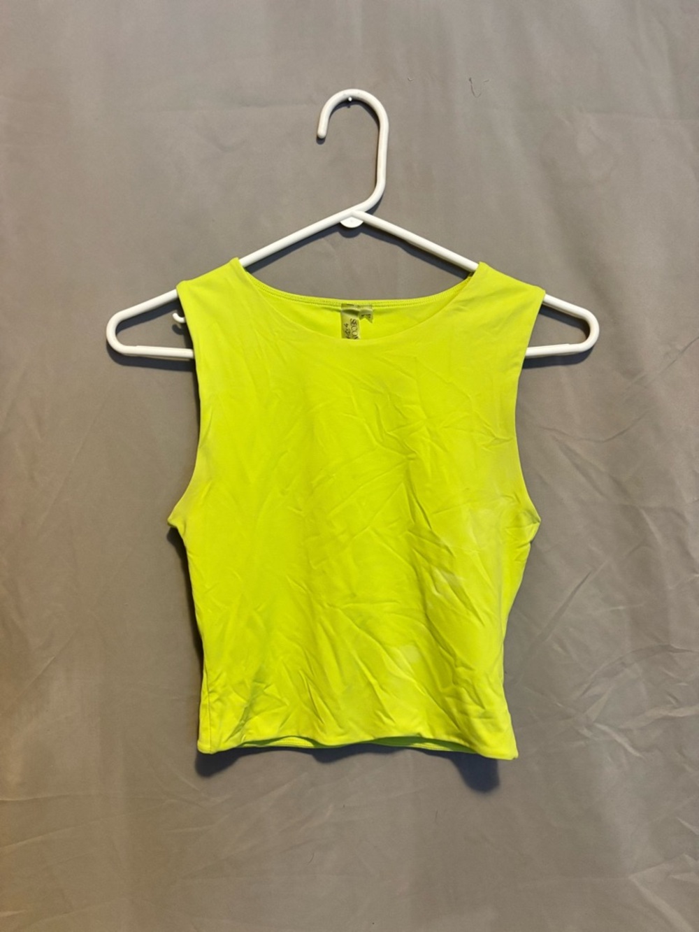 Women’s Neon Lime Sleeveless Cropped Tank Top